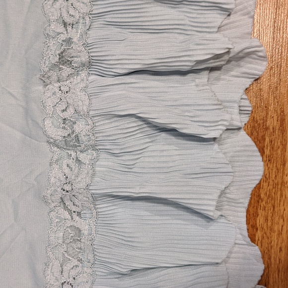 Vintage pale baby blue half slip - Picture 2 of 3